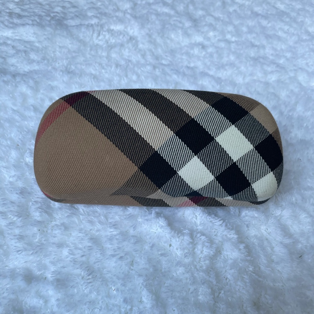Burberry sunglasses/glasses case